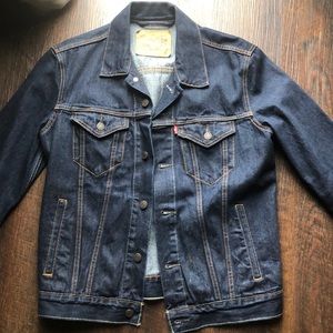 Levi’s trucker jean jacket